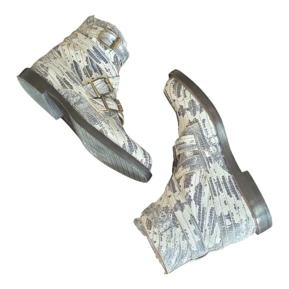 John Fluevog Modvogs Darin Boots Snake Print Leather Buckle Booties Women's US 6 - Picture 10 of 12